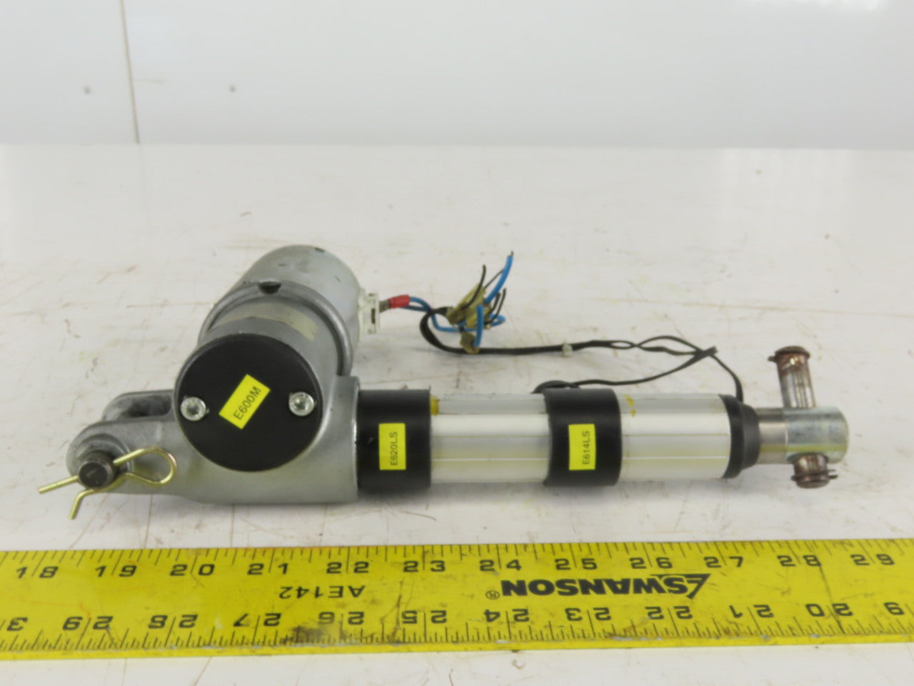 SKF CATR33X100X1A1G1F/C24CNU Linear Actuator 24VDC 100mm Stroke
