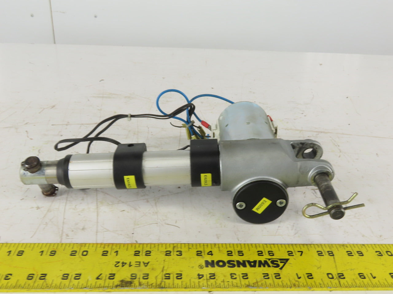 SKF CATR33X100X1A1G1F/C24CNU Linear Actuator 24VDC 100mm Stroke