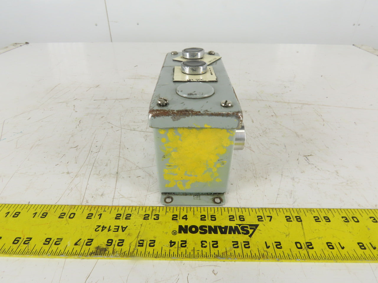 Hoffman E3BPGXM 7" x 2-1/2" x 3-1/2" Push Button Electrical Enclosure