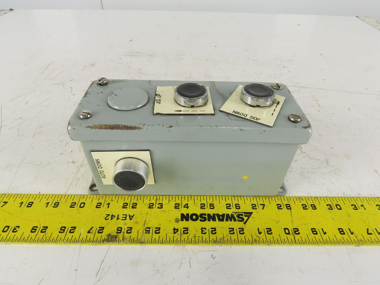 Hoffman E3BPGXM 7" x 2-1/2" x 3-1/2" Push Button Electrical Enclosure