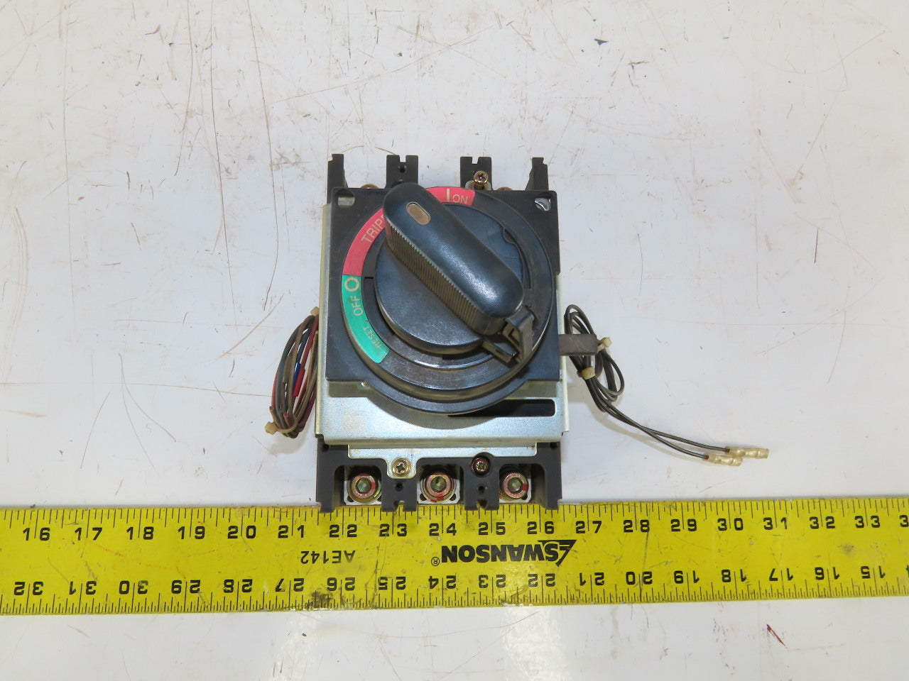Mitsubishi NV225-CP 200A Circuit Breaker 415V 3Ph 3 Pole W/ Panel Operator