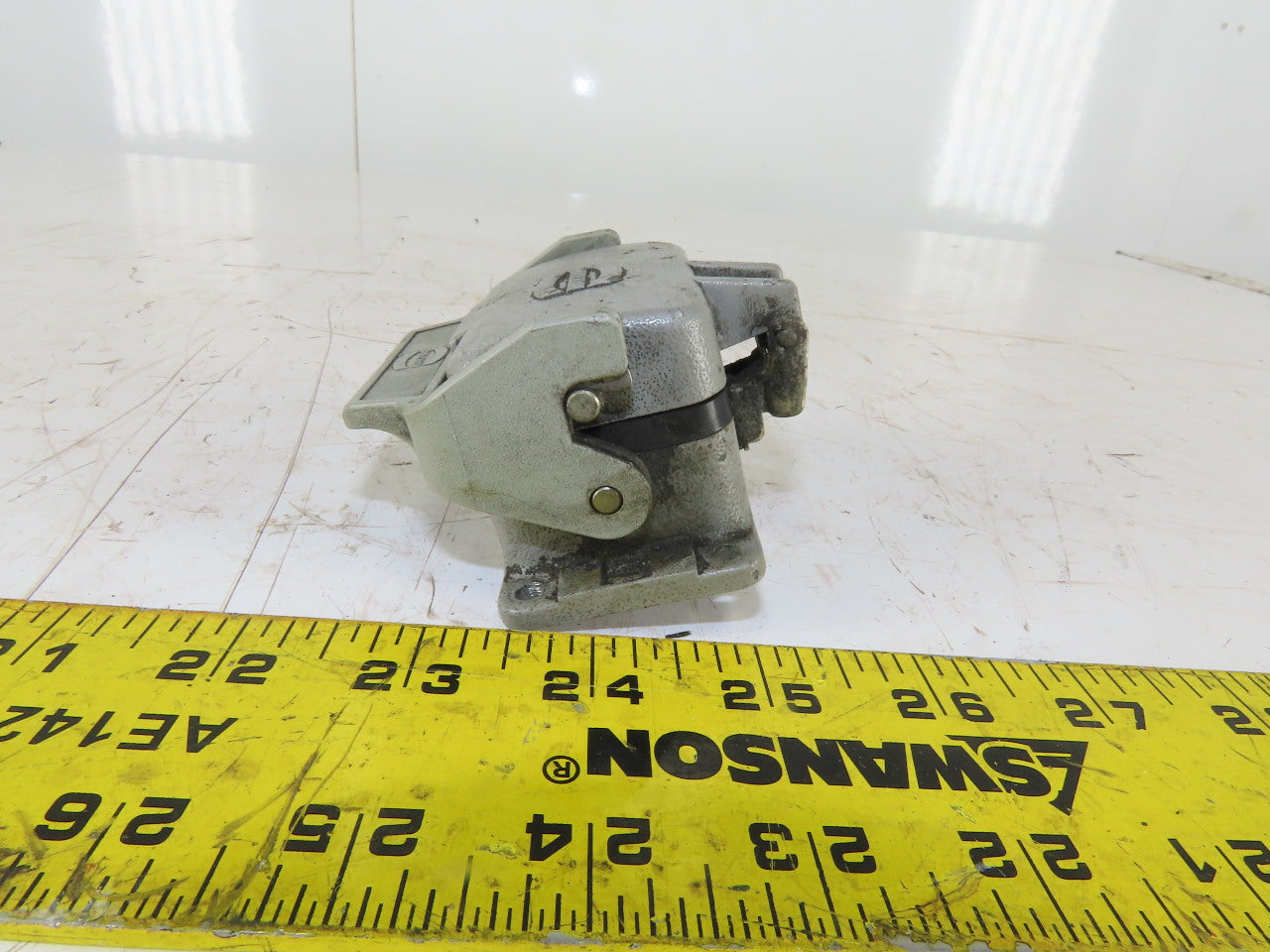 Harting 10EE-F 10 Pin Female Plug Hooded Housing Lever Lock 16A 500V