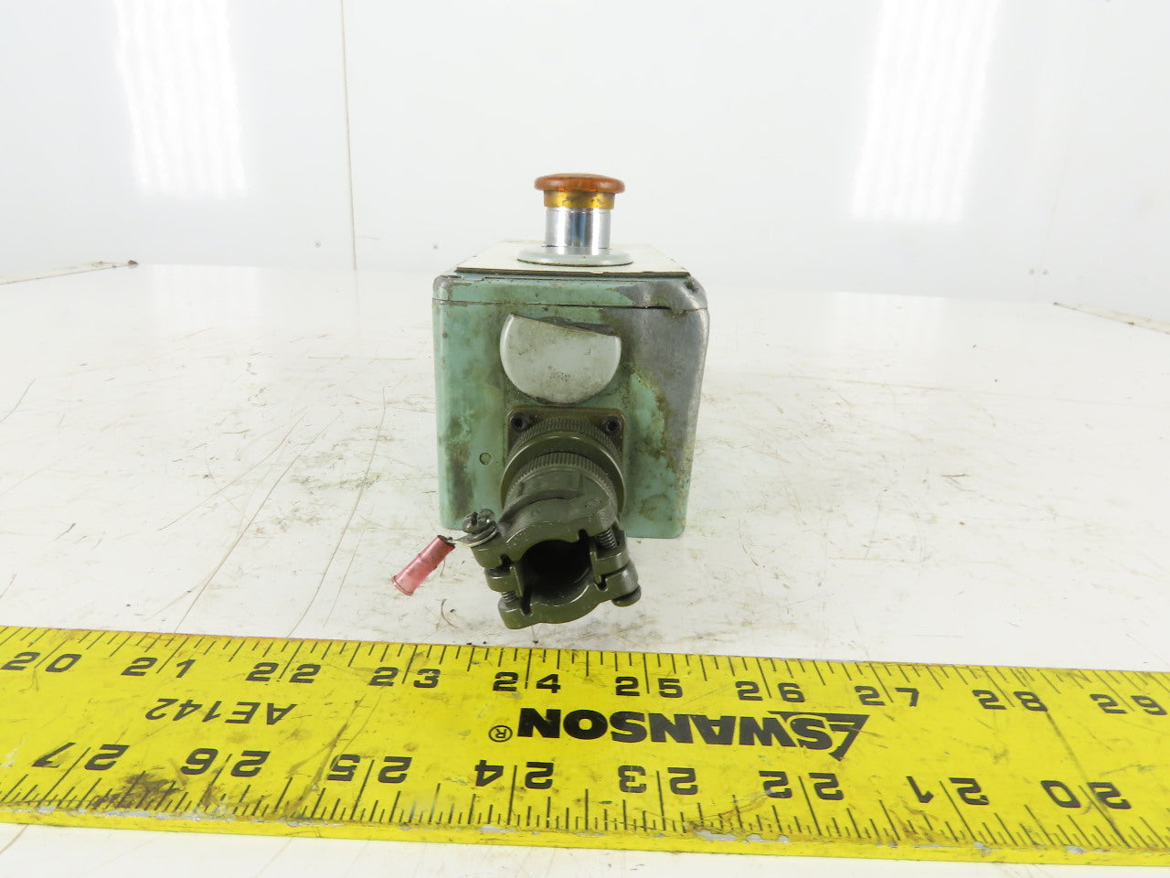 Telemecanique 7 x 3 x 3" Push Button Electrical Enclosure Remote Operator J Box