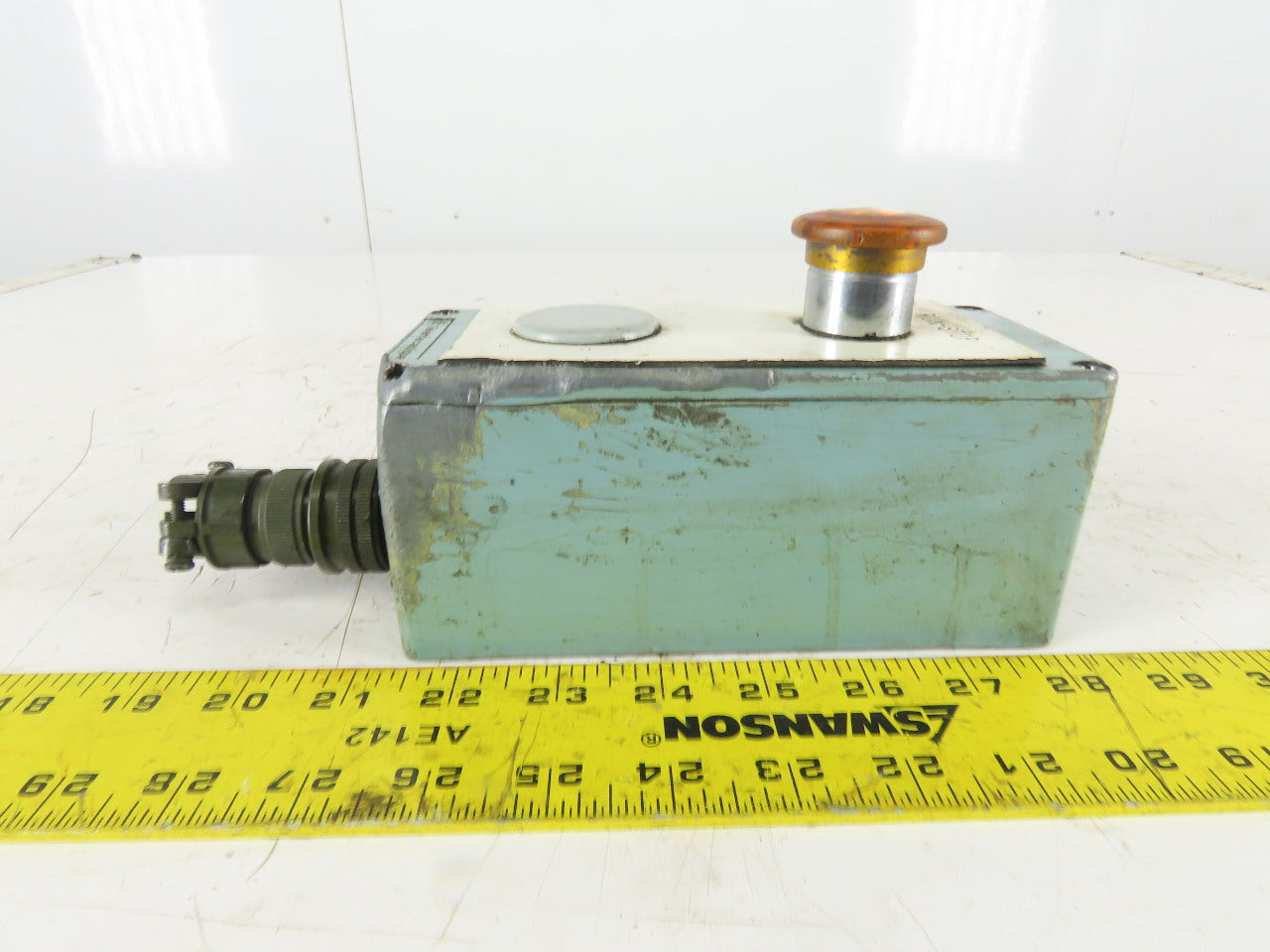 Telemecanique 7 x 3 x 3" Push Button Electrical Enclosure Remote Operator J Box