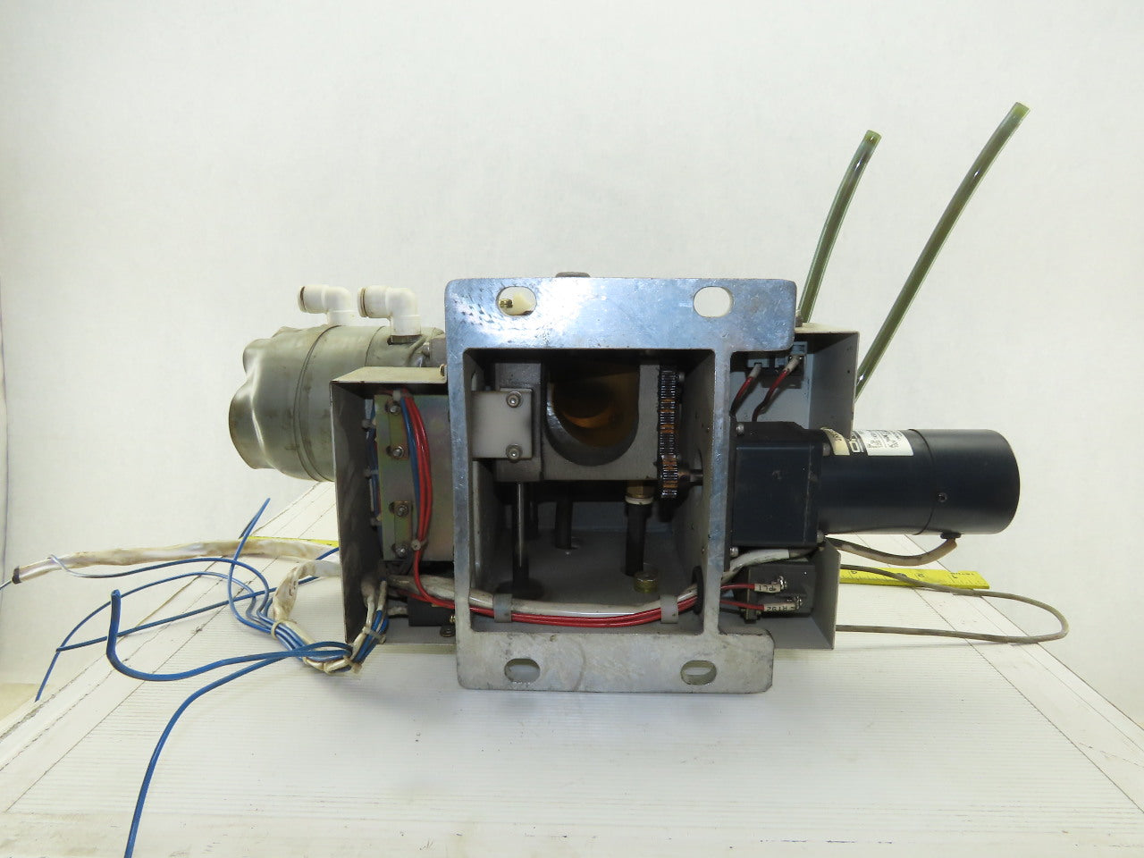 Panasonic YB-L200A8Y3E 210V 23kVa 06kW Peak 670nm Wavelength Laser Shutter
