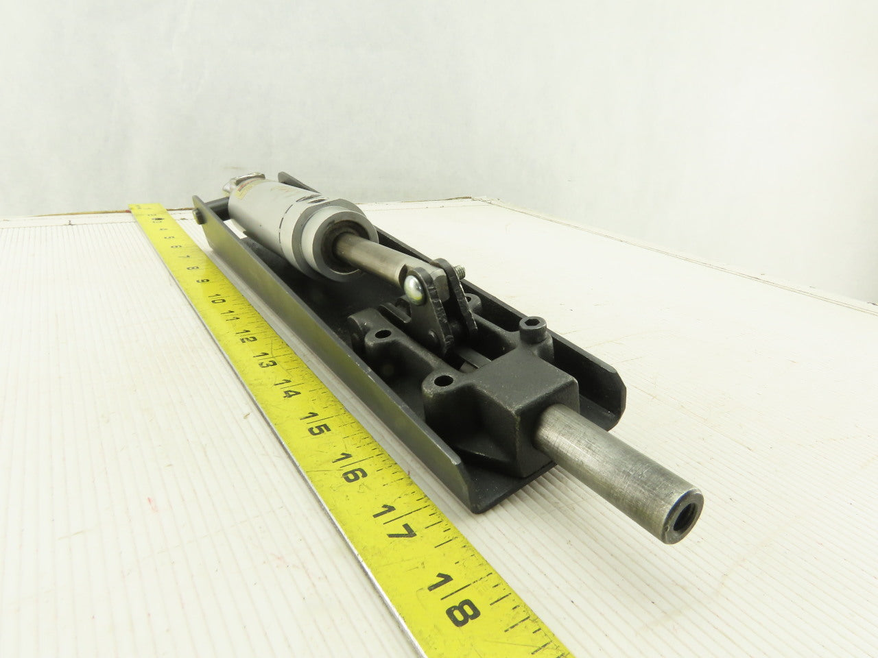 Brauer P600X 25mm Stroke Vertical Pneumatic Clamp Lock Alignment Cylinder