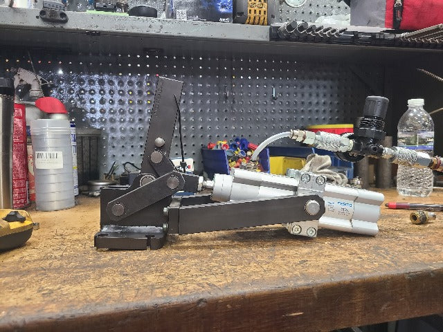 Vektek AMF 6825CE-4 Heavy Duty Vertical Pneumatic Toggle Clamp