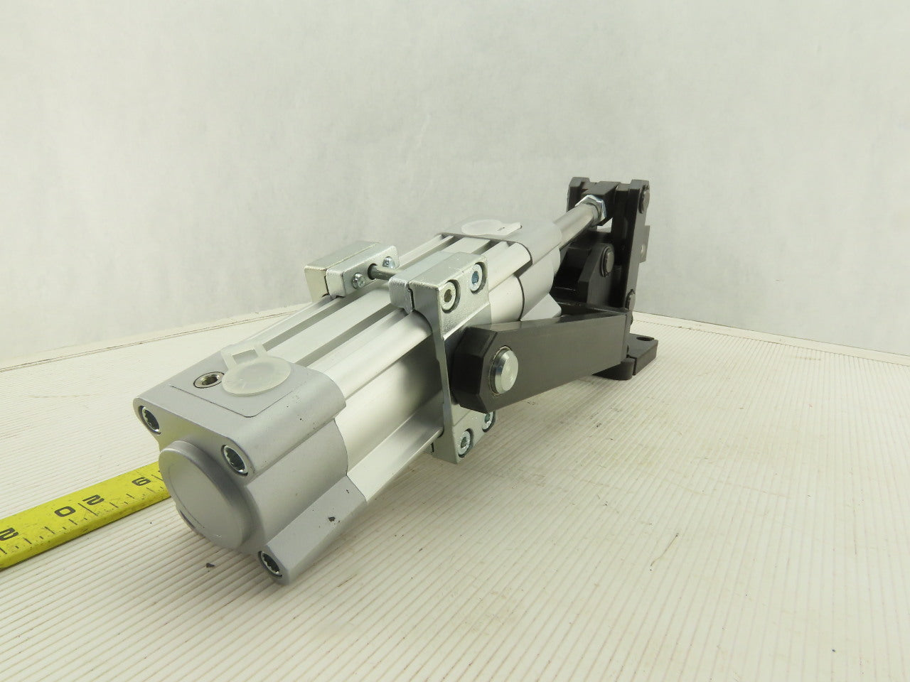 Vektek AMF 6825CE-4 Heavy Duty Vertical Pneumatic Toggle Clamp
