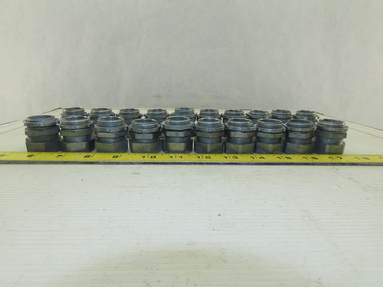 Thomas & Betts TC-212 3/4" Rigid EMT Conduit 3/4" Box Connector Lot Of 20