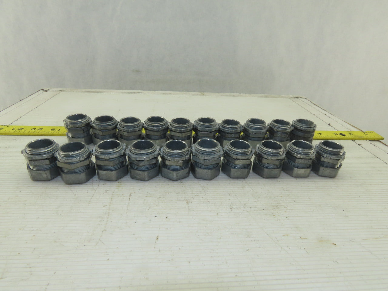 Thomas & Betts TC-212 3/4" Rigid EMT Conduit 3/4" Box Connector Lot Of 20