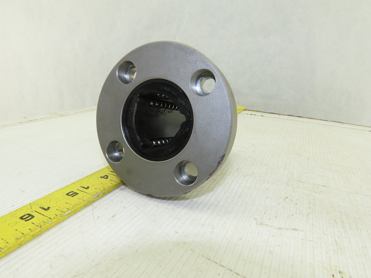 THK 2B15 LBS40 Flange Mounted Caged Ball Spline Nut 34mm