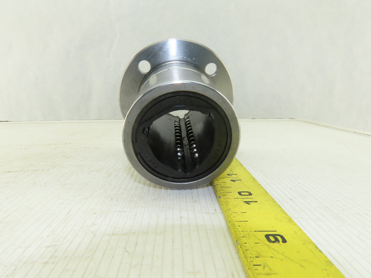 THK 2B15 LBS40 Flange Mounted Caged Ball Spline Nut 34mm