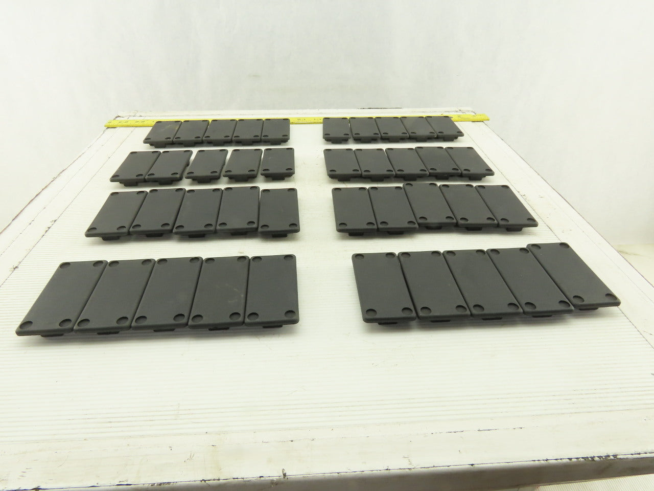 Item 0.0.196.89 80 x 40mm Black 4 Bolt 80/20 Style Conduit Cap Lot Of 40