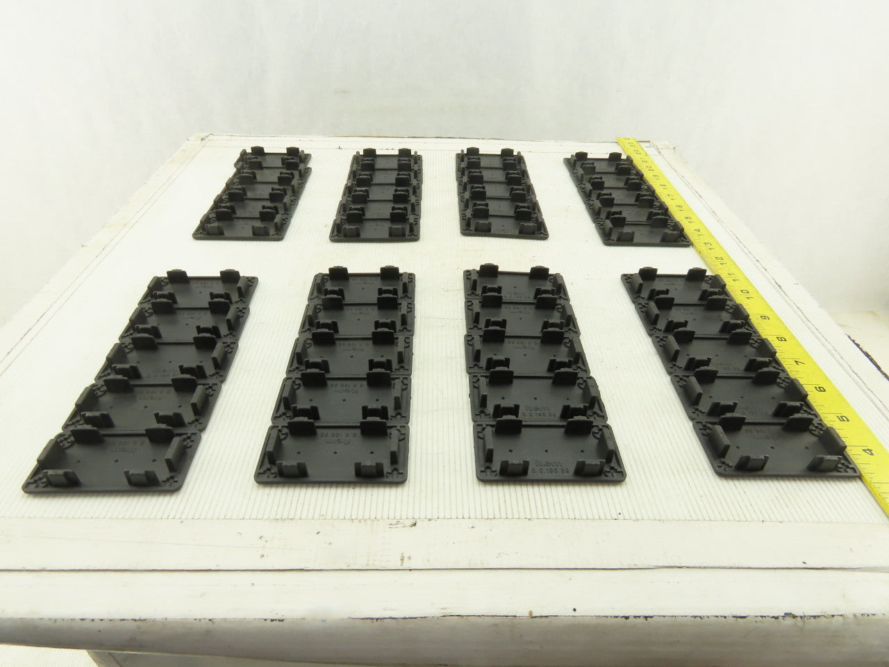 Item 0.0.196.89 80 x 40mm Black 4 Bolt 80/20 Style Conduit Cap Lot Of 40