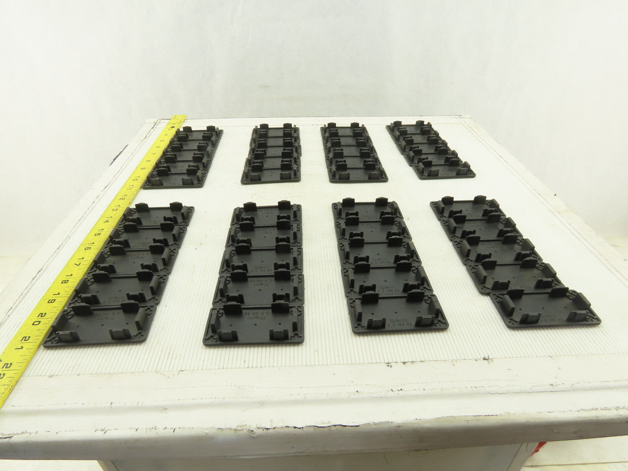 Item 0.0.196.89 80 x 40mm Black 4 Bolt 80/20 Style Conduit Cap Lot Of 40