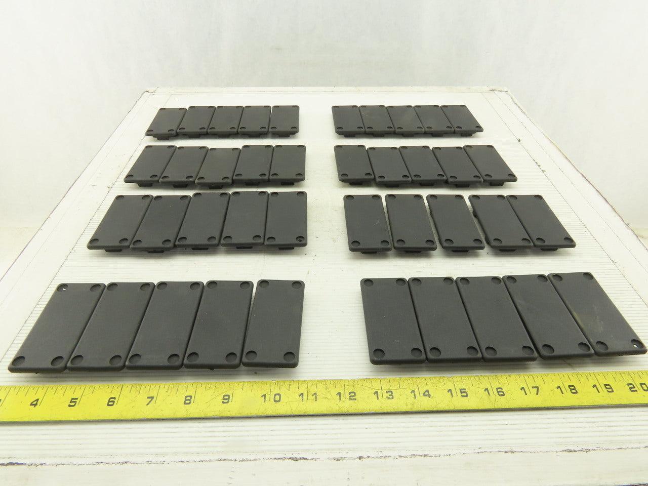Item 0.0.196.89 80 x 40mm Black 4 Bolt 80/20 Style Conduit Cap Lot Of 40