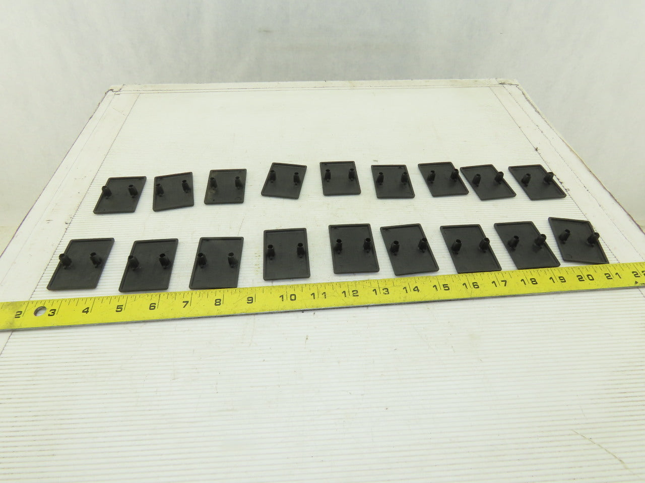 Item 0.0.411.26 40x40 Black End Cap Push In Angle Bracket 80/20 Style Lot Of 18