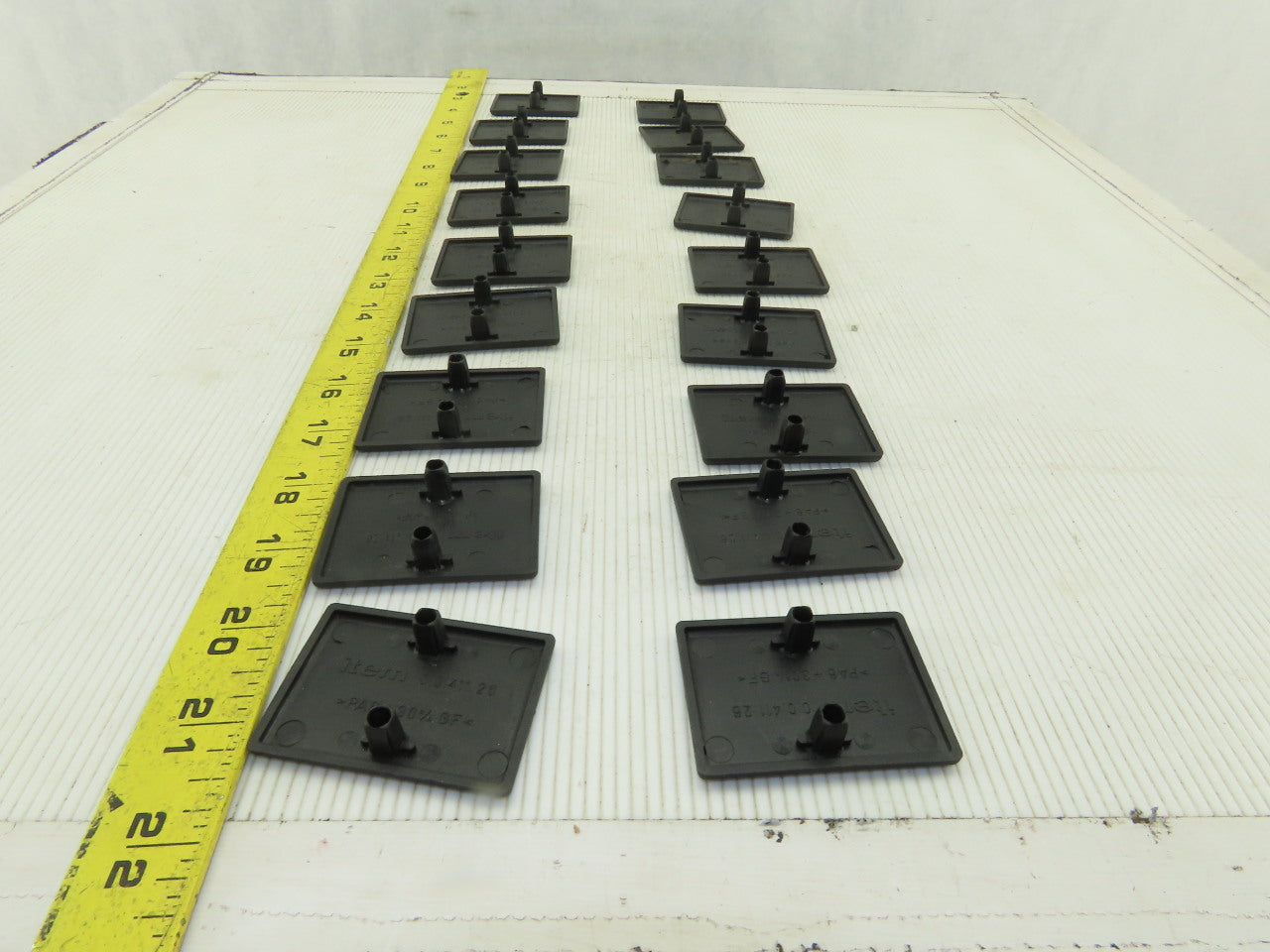 Item 0.0.411.26 40x40 Black End Cap Push In Angle Bracket 80/20 Style Lot Of 18