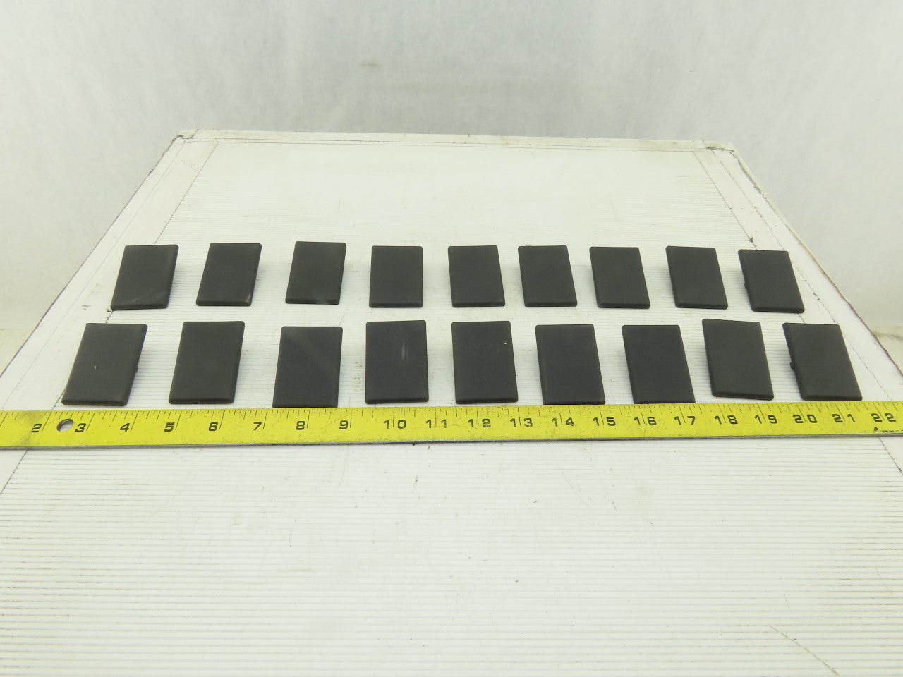 Item 0.0.411.26 40x40 Black End Cap Push In Angle Bracket 80/20 Style Lot Of 18