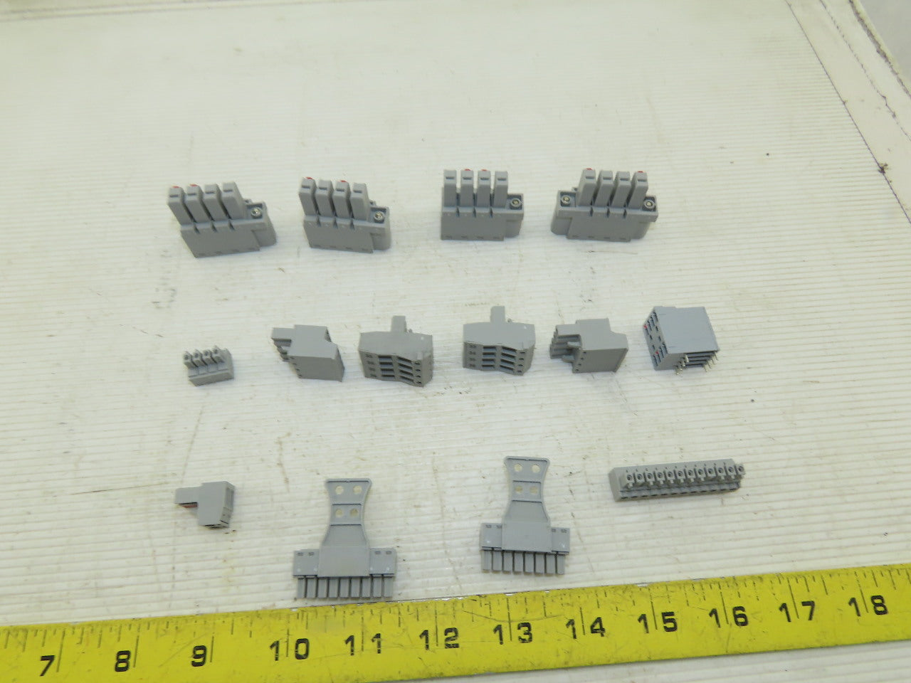 Phoenix Contact Multi Pole Contact Pluggable Wire Terminal Blocks Lot Of 14