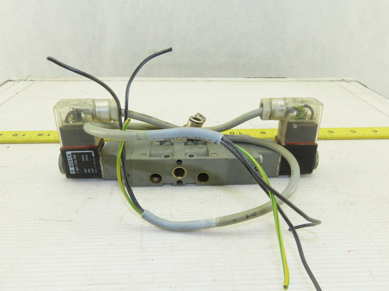 Bosch 0820034991 5/3 Position Double Solenoid Pneumatic Valve 48V Coil