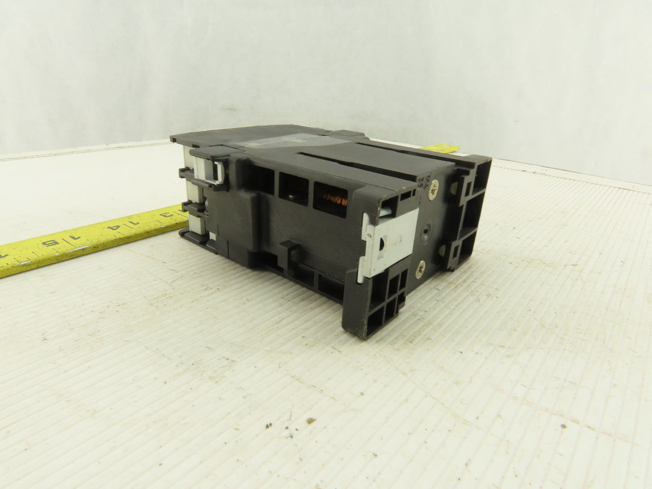 Moeller DIL0M-G 600V 3Ph 35A Starter Contact Relay 24V Coil