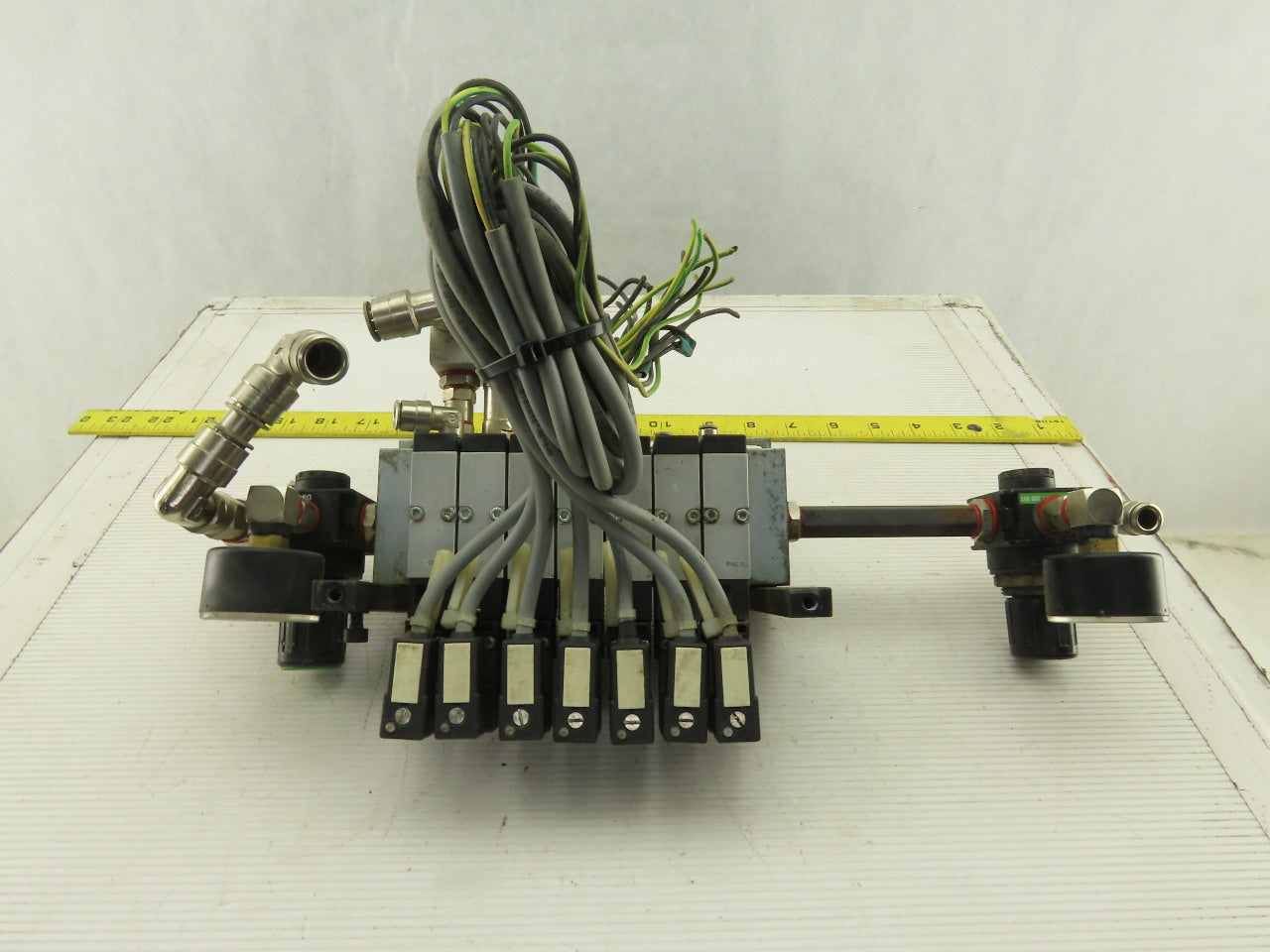 Bosch 0820038955 4/2 Position Single Solenoid Air Valve Bank Assembly 24VDC Coil