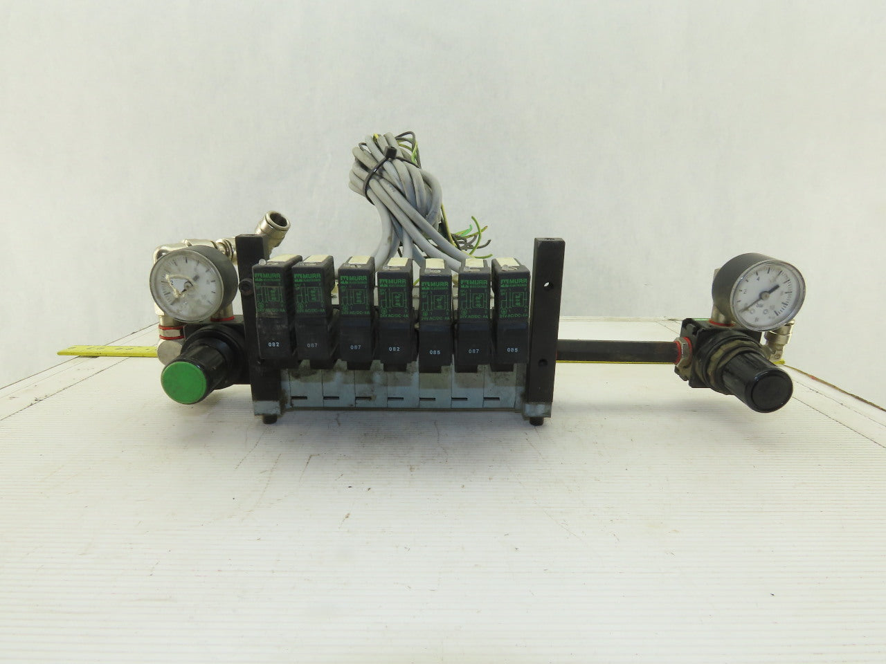 Bosch 0820038955 4/2 Position Single Solenoid Air Valve Bank Assembly 24VDC Coil