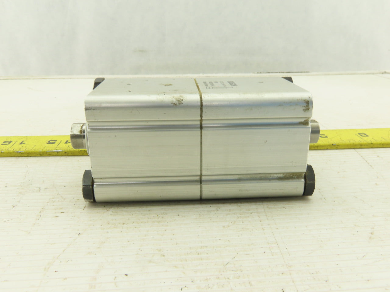 Bosch 0 822 010 541 32mm Bore 10mm Double Ended Independent Stroke Air Cylinder