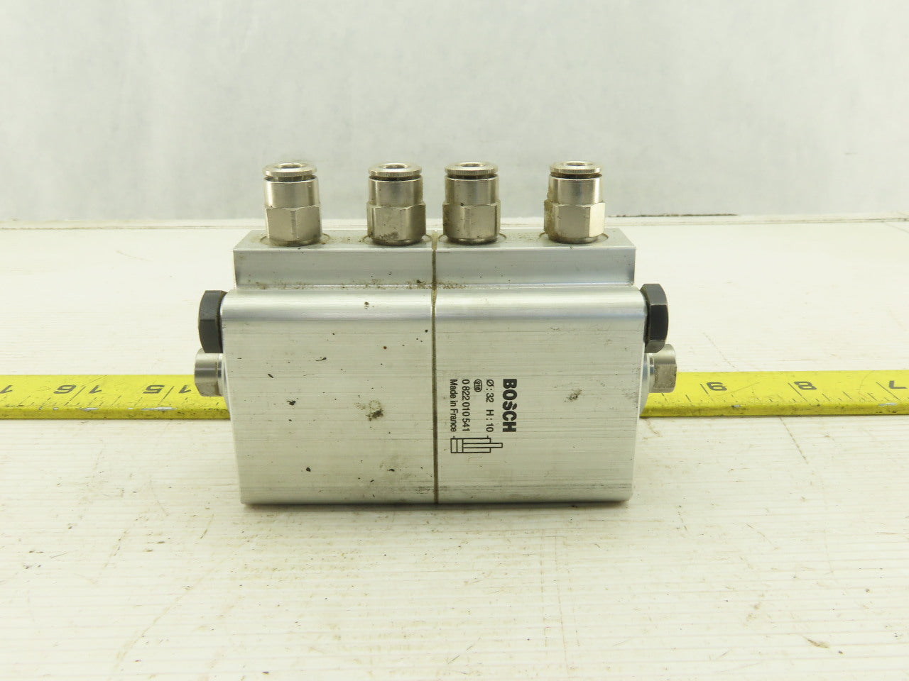 Bosch 0 822 010 541 32mm Bore 10mm Double Ended Independent Stroke Air Cylinder