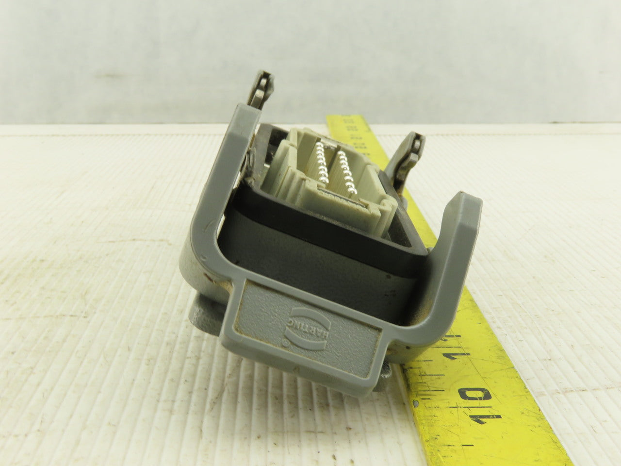 Harting HAN-E16M 16 Pin Male Pin Connector Housing Lever Lock 16A 500V