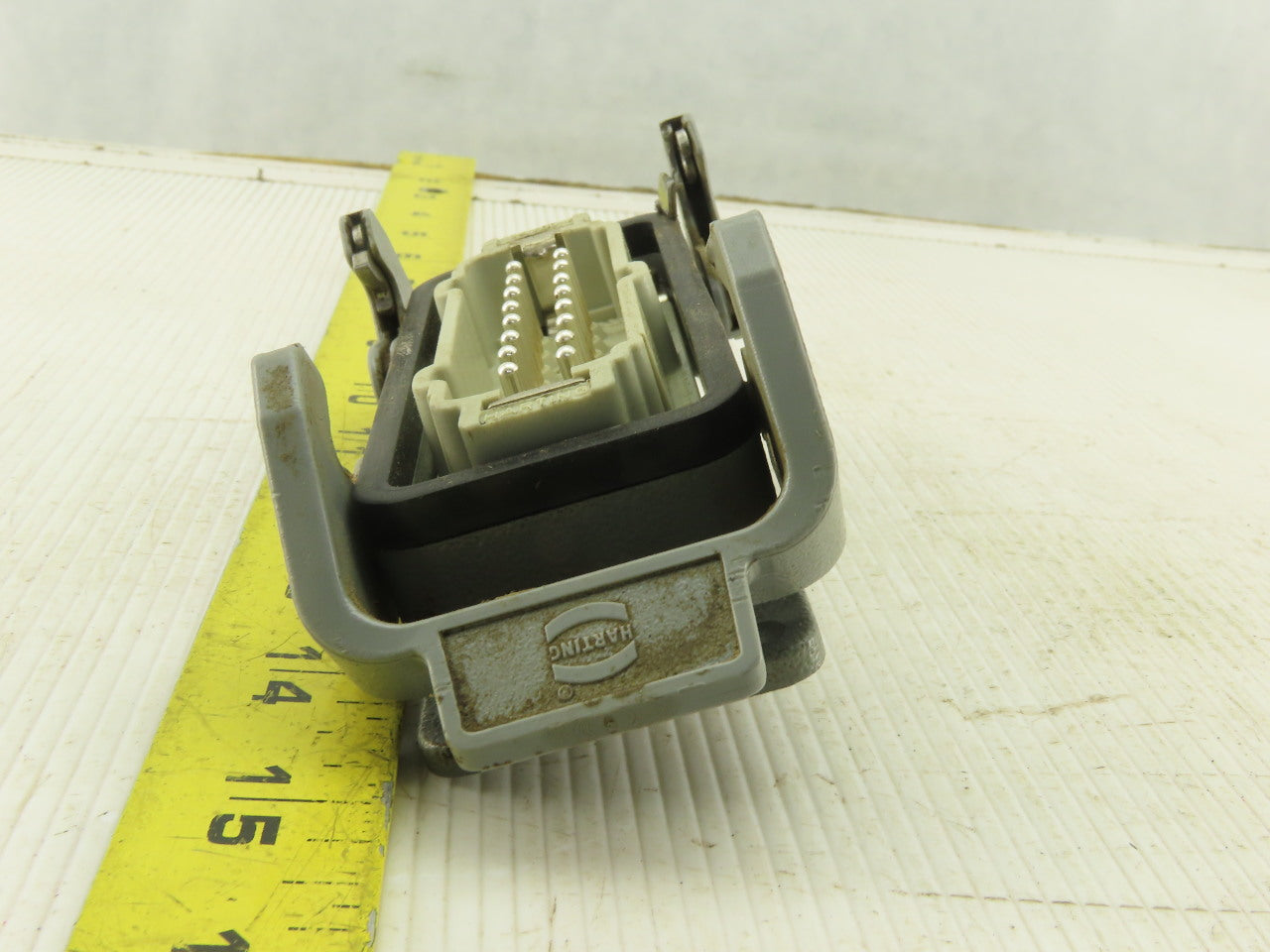 Harting HAN-E16M 16 Pin Male Pin Connector Housing Lever Lock 16A 500V