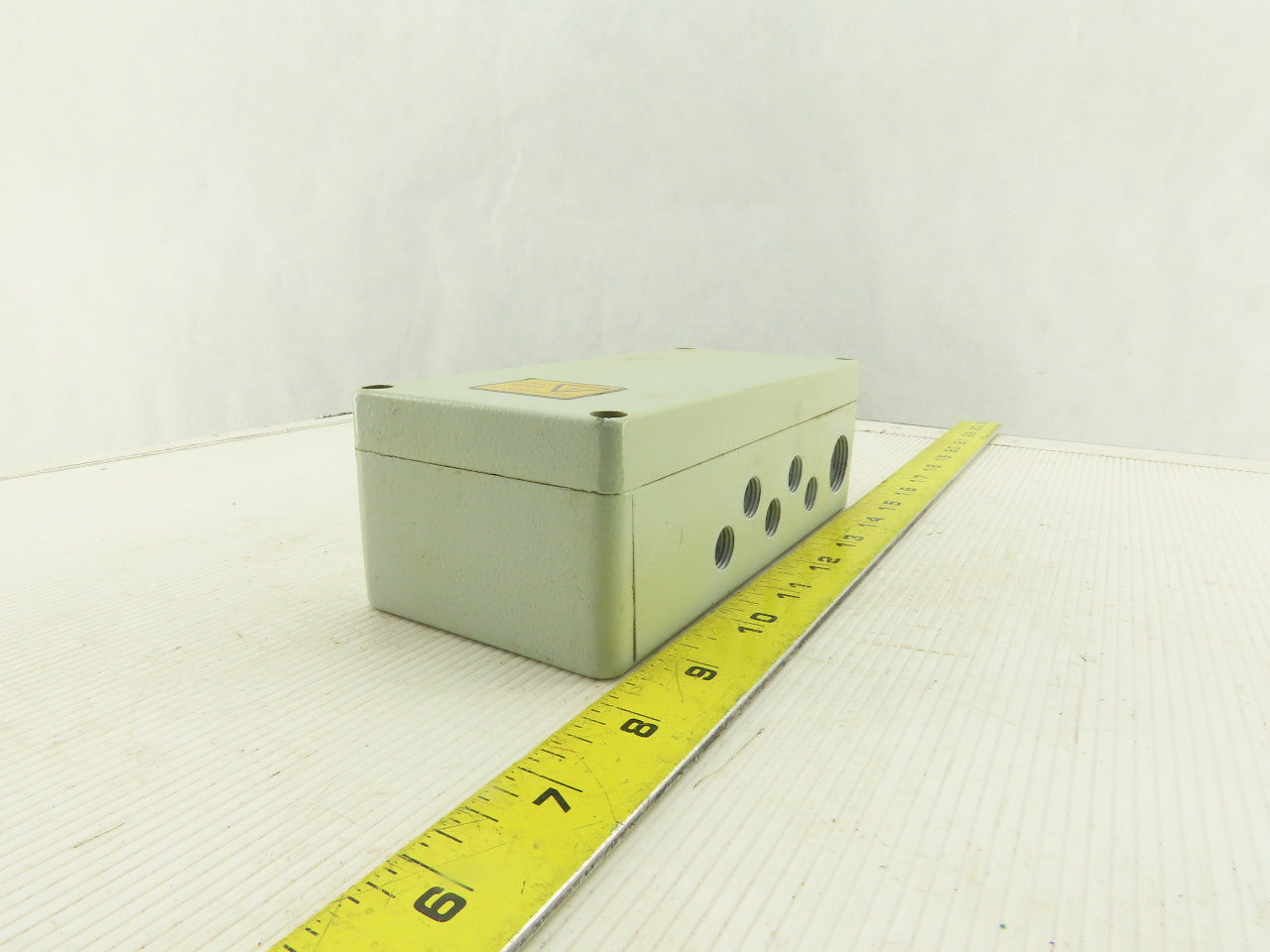 6-3/4" x 3 x 2-1/4" Steel Power Distribution Junction Box Modular Connector