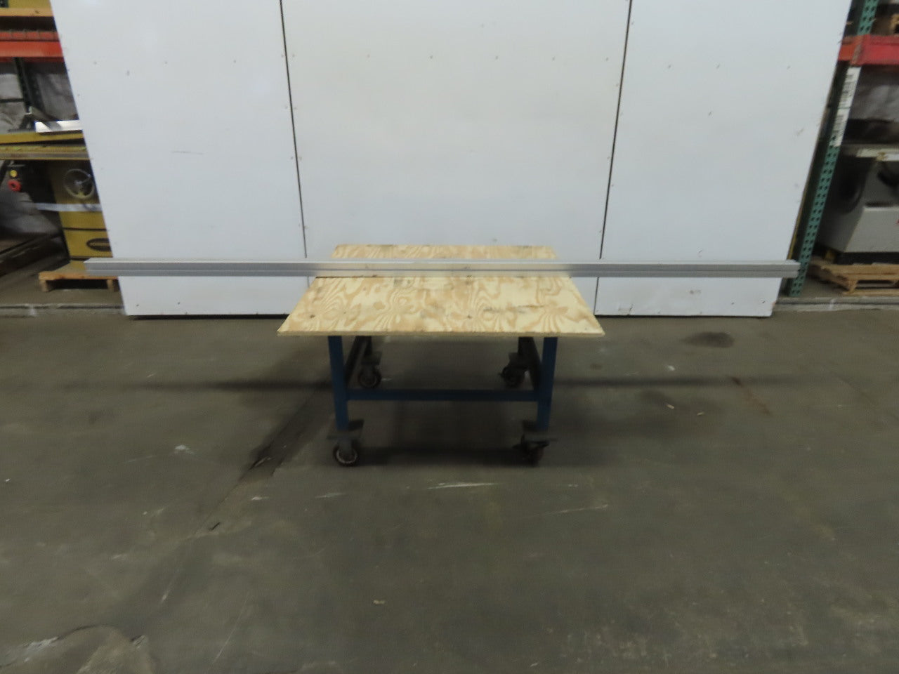 63x63mm Aluminum Modular Table Top Conveyor Center Beam 3000mm Long