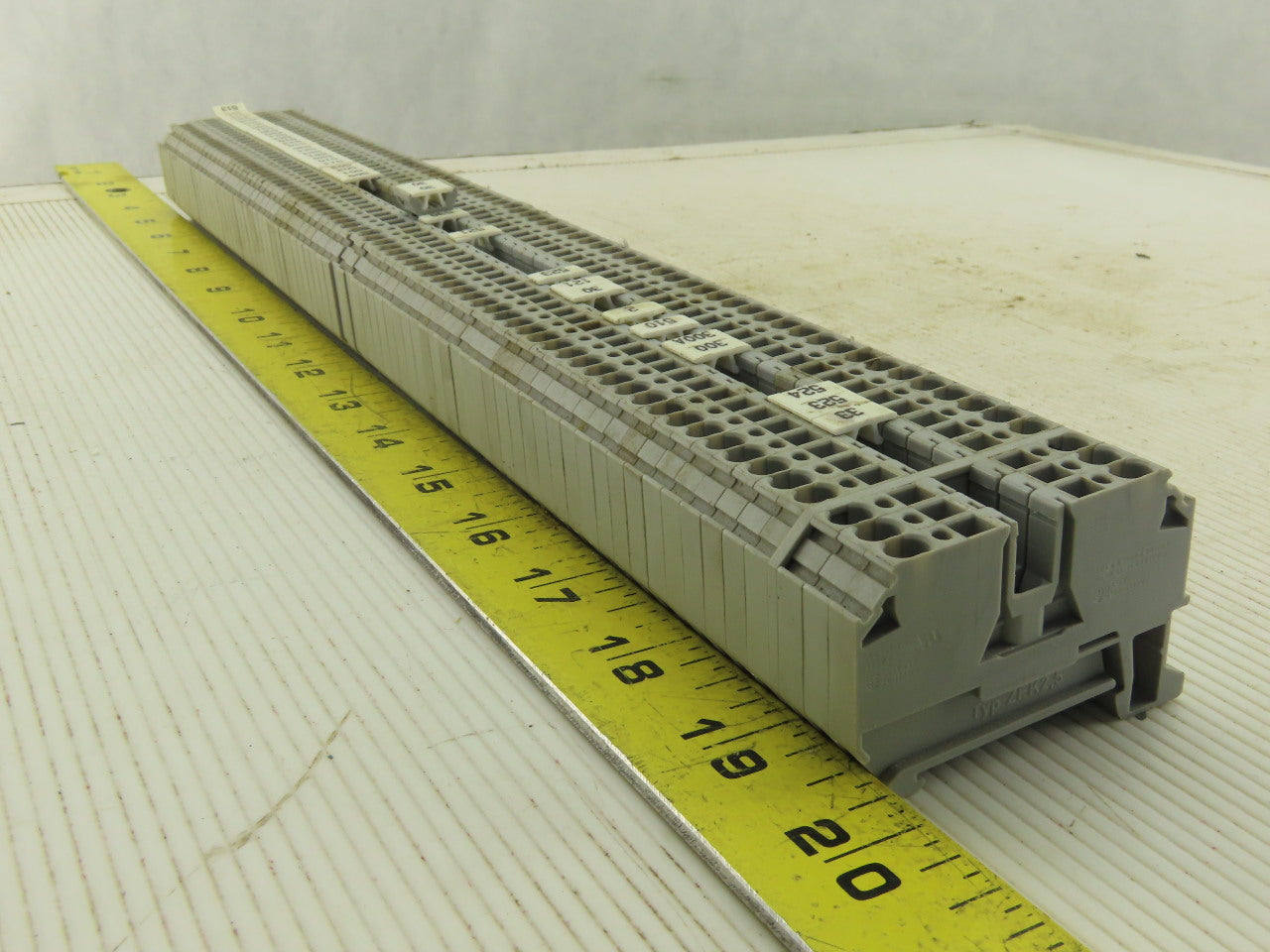 Phoenix Contact Typ ZFK2.5 600V 25A 25-12AWG Wire Terminal Block Lot Of 72