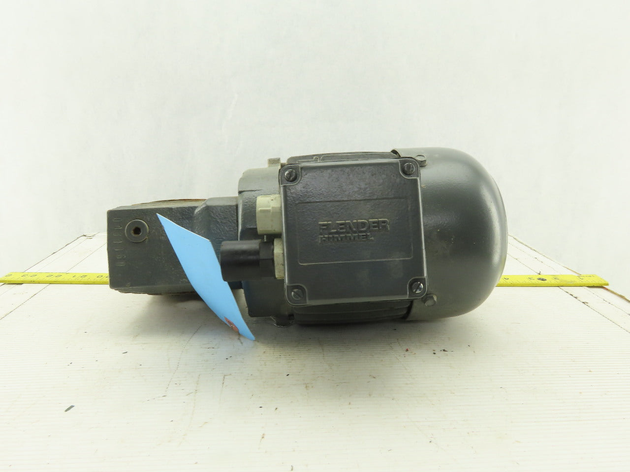 Flender SA07-M1B4 10:1 Ratio 140/170 RPM 220-480V 50/60Hz Thru Shaft Gear Motor