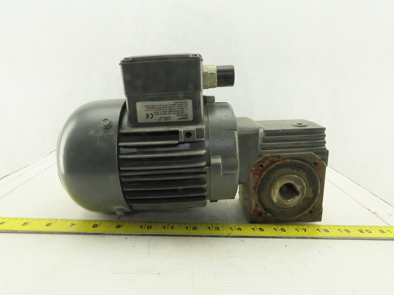 Flender SA07-M1B4 10:1 Ratio 140/170 RPM 220-480V 50/60Hz Thru Shaft Gear Motor