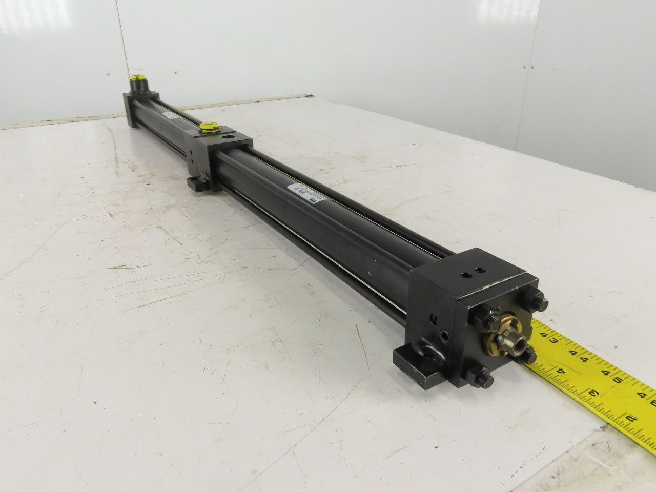 Parker Series 2H CKC2HLT 1-1/2 Bore 14" 16-5/8" Double Stroke Hydraulic Cylinder