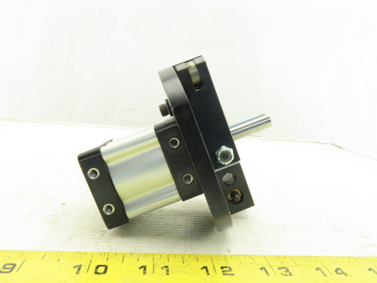 Parker WR1-205CF-A 15 Lb-In Torque 180° Wrist Rotary Actuator W/ Shock Absorbers