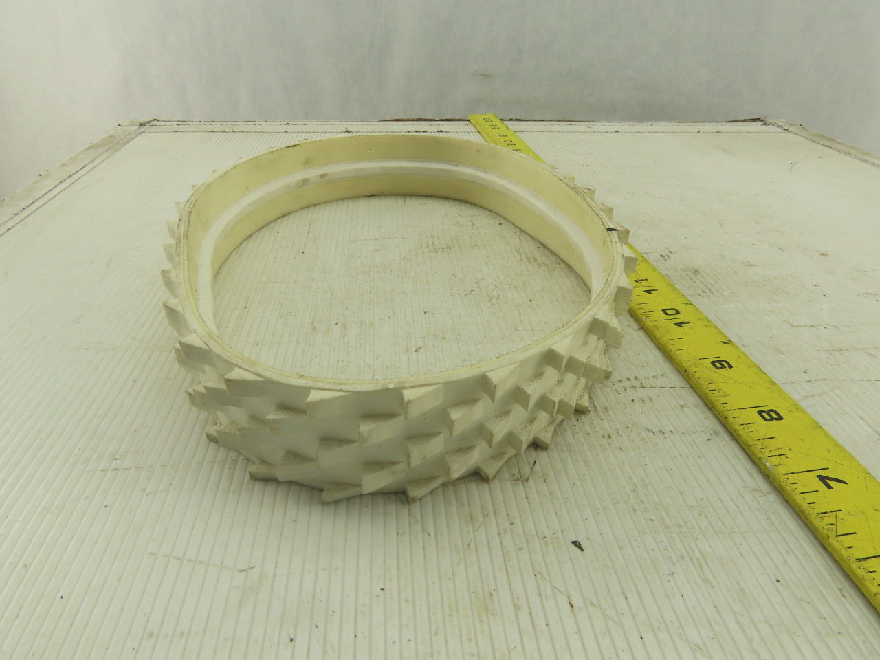 34mm 200mm Rubber Spiked Incline Endless Conveyor Belt Center Tracking 200mm
