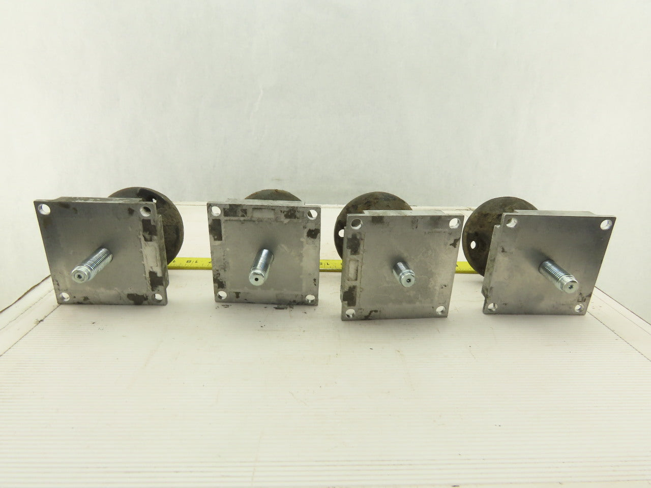 4" x 4" Modular Tube Aluminum Post Floor Leveling Feed Lot Of 4