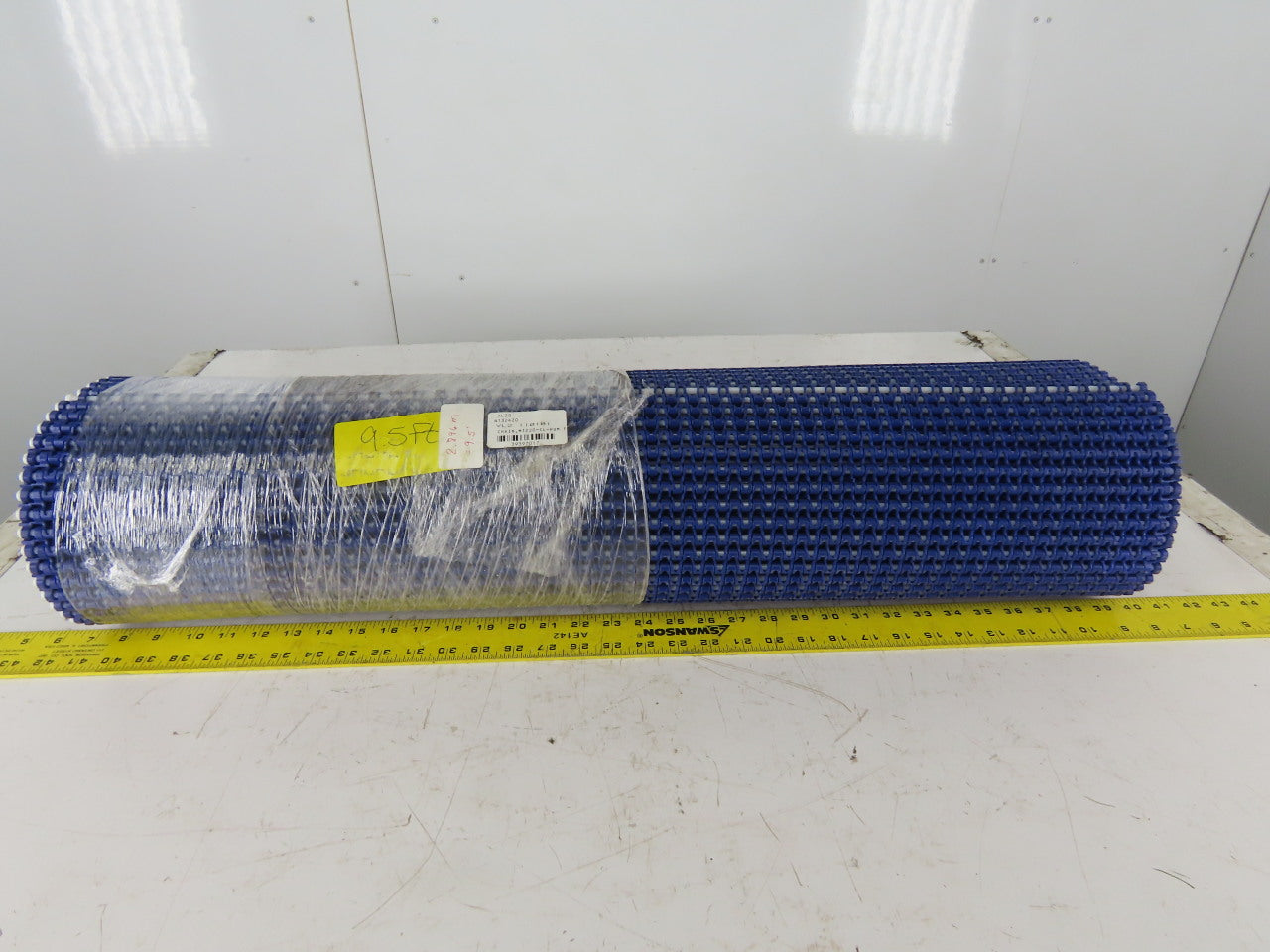 Habisit M1220-CL-POM 32-3/4" Wide Flat Mat Top Table Top Conveyor Chain 9.5'