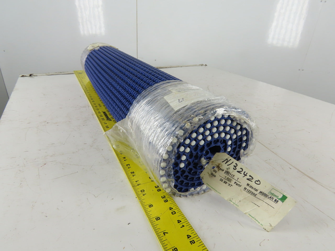 Habisit M1220-CL-POM 32-3/4" Wide Flat Mat Top Table Top Conveyor Chain 7'