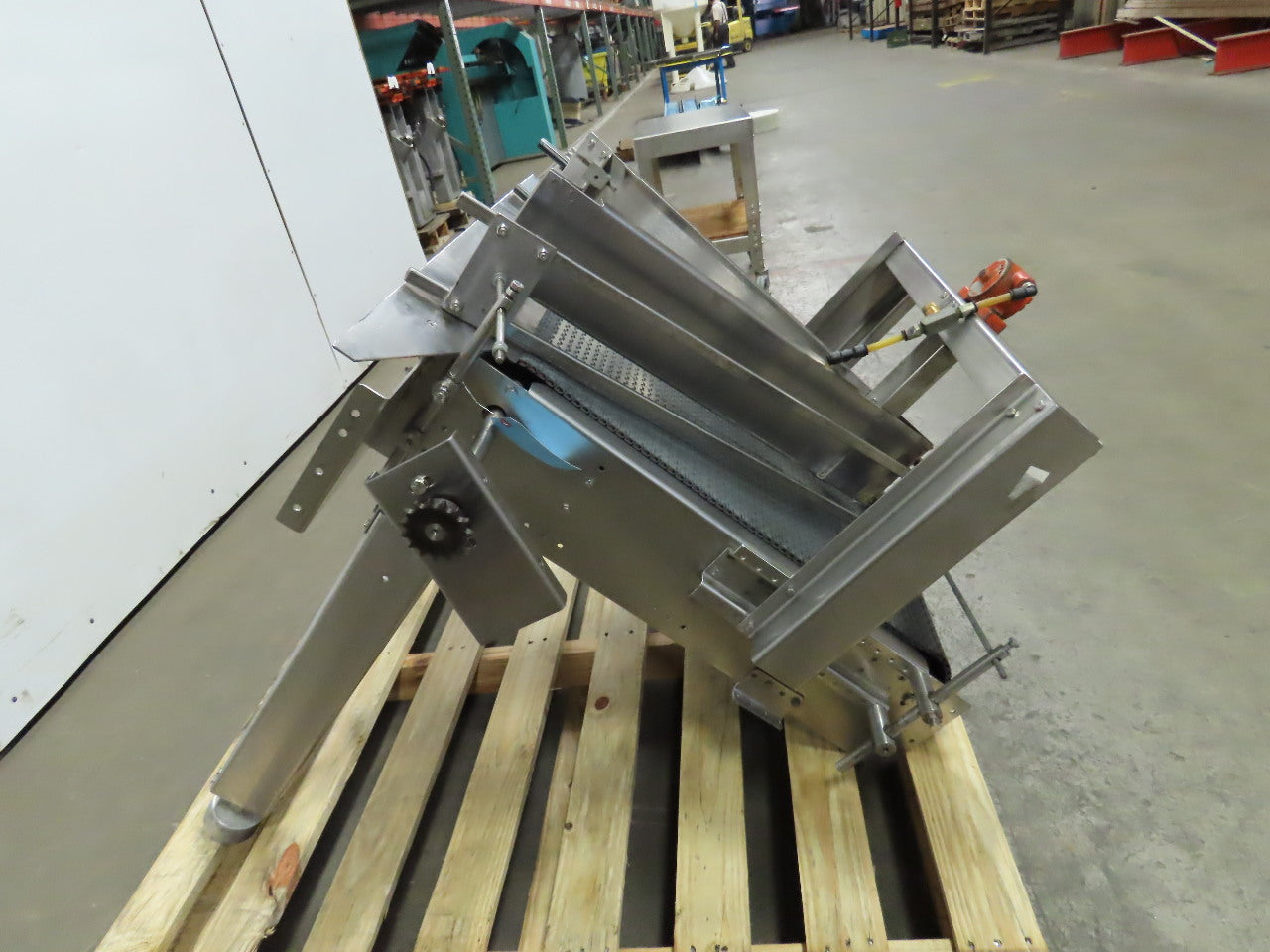 30" Stainless Steel Washdown Slide Bed Conveyor 20" Plastic Chain Belt