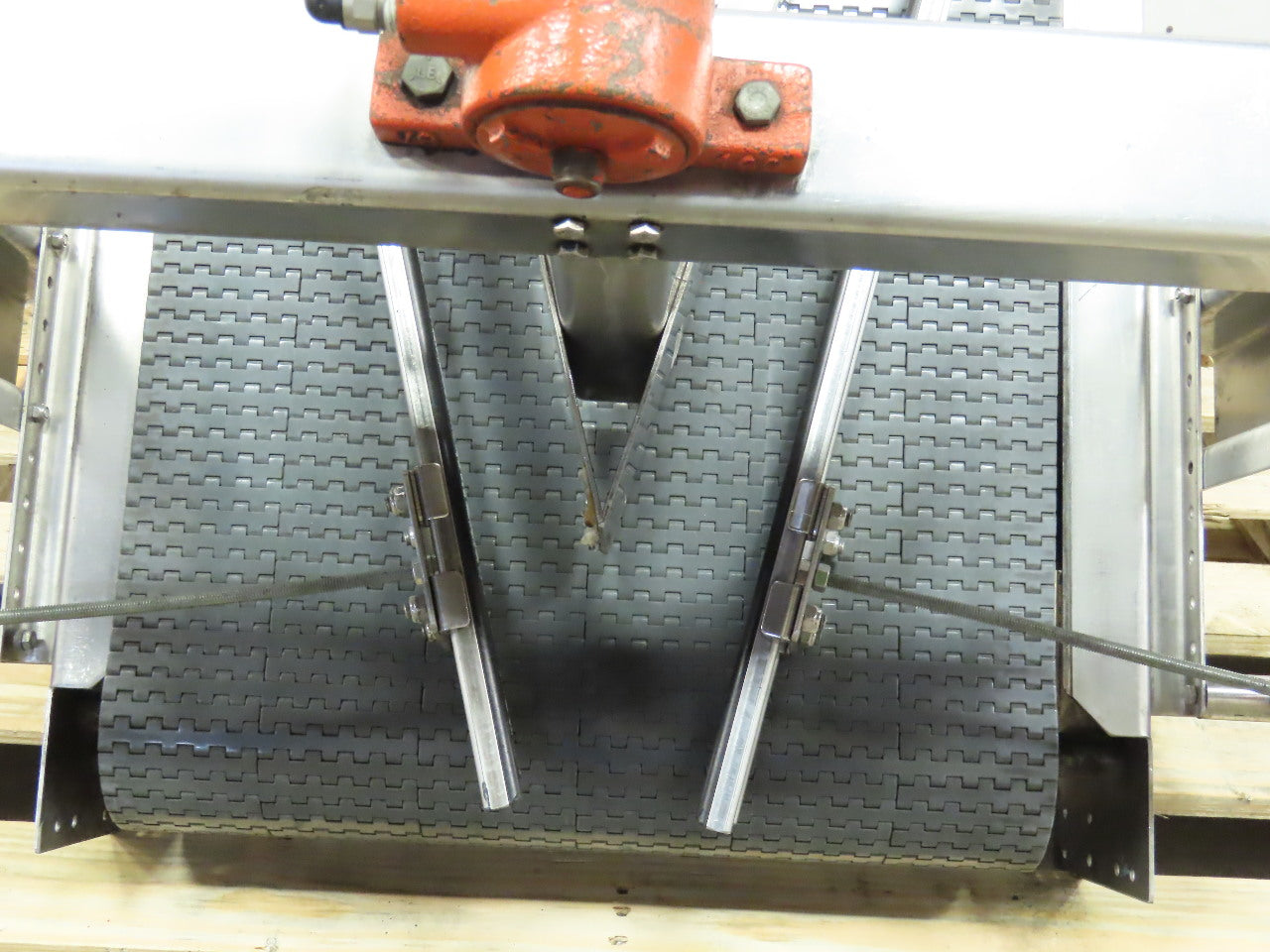 30" Stainless Steel Washdown Slide Bed Conveyor 20" Plastic Chain Belt