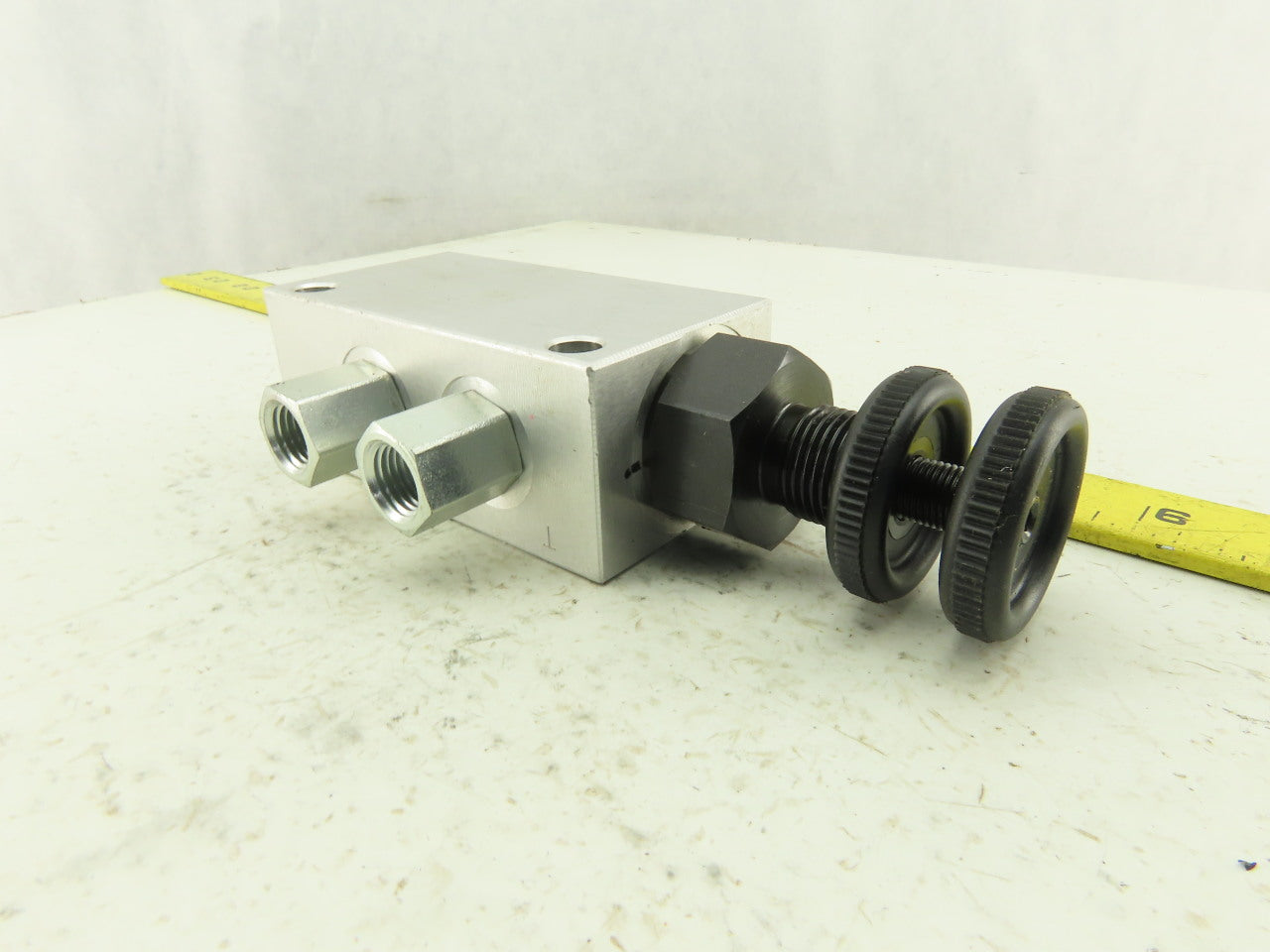 PVM-24A Hydraulic Flow Control Valve With Return 1/4"