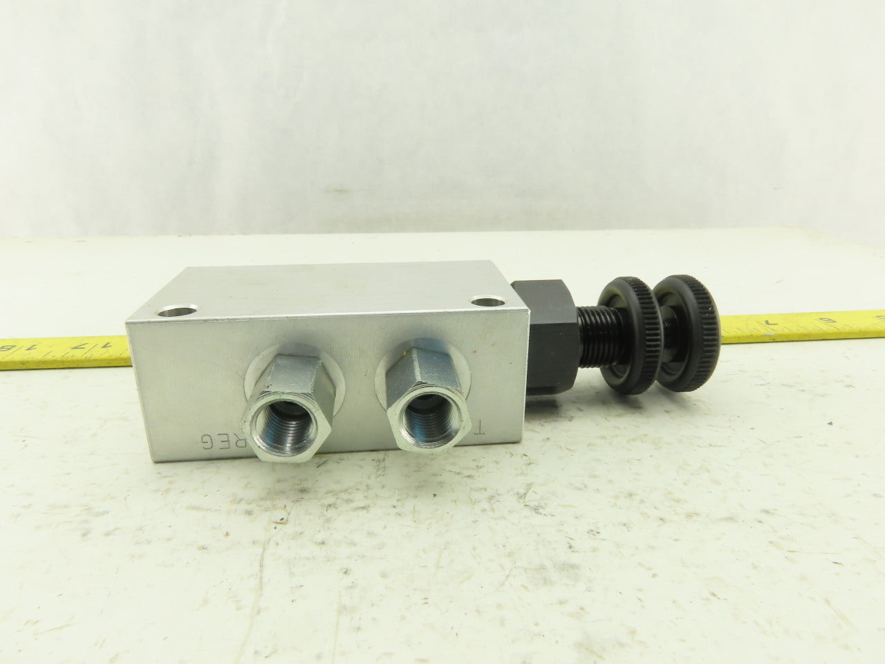 PVM-24A Hydraulic Flow Control Valve With Return 1/4"
