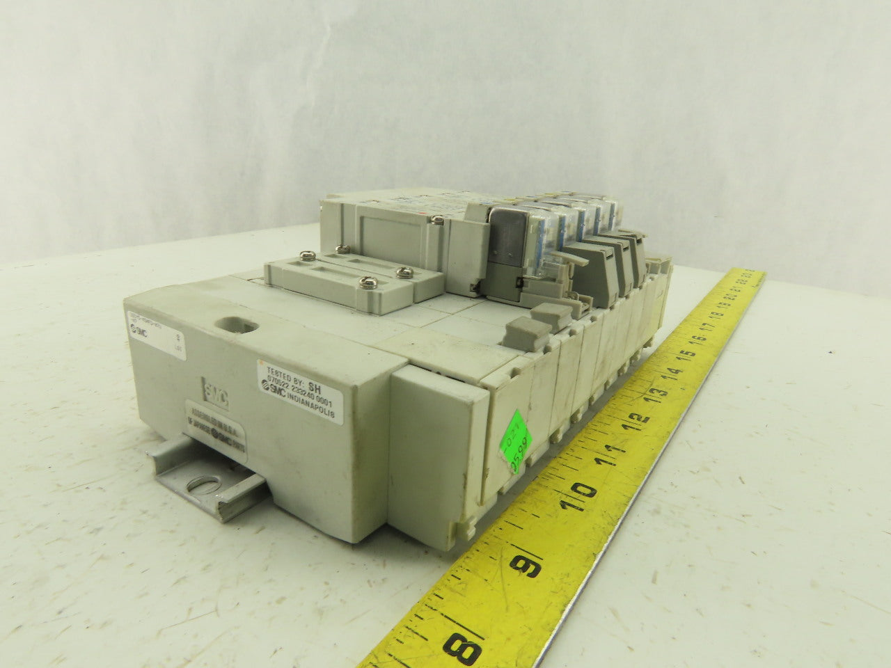 SMC SS5Y5-45NFD-07U Pneumatic Logic Manifold 24V Valve Bank