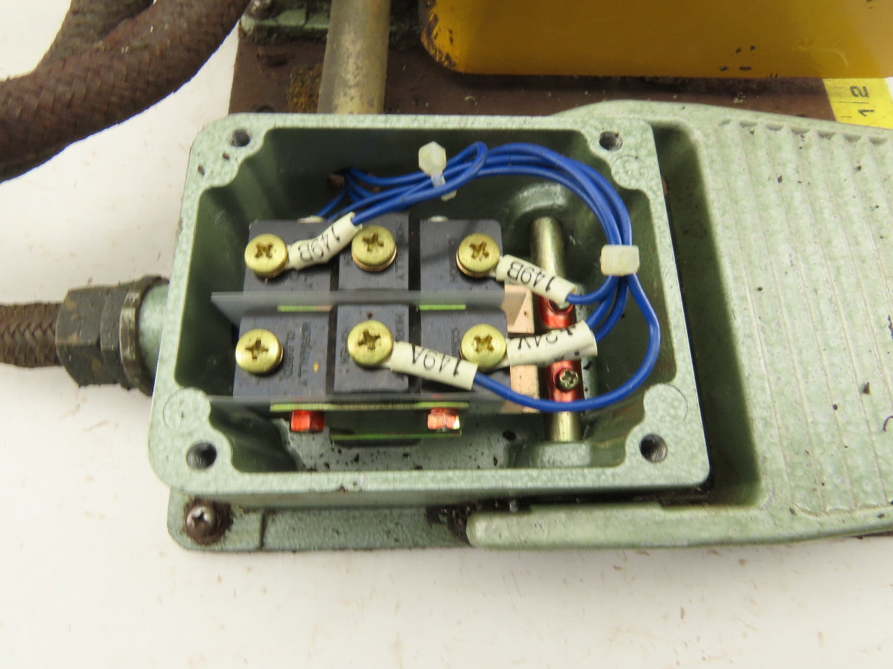 Double Foot Operator Control Switch 24VDC  Missing One Guard