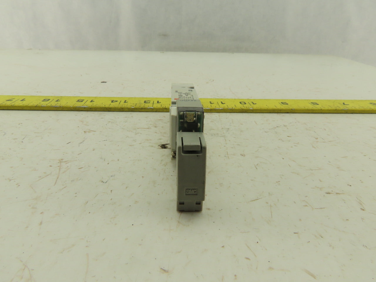 SMC SY5140R-5FU Pneumatic Valve Single Solenoid 24V Coil